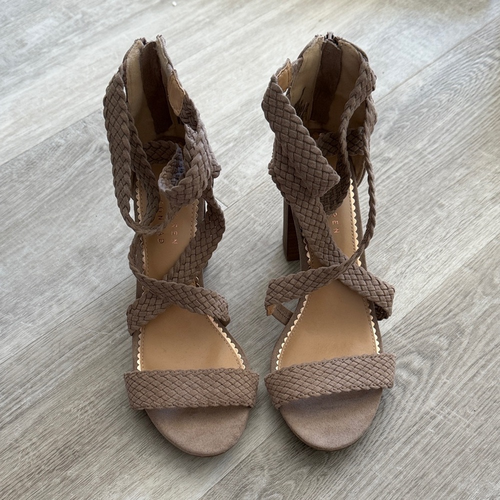 Size 8 heels - new never worn